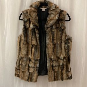 NWOT Laura Ashley faux fur brown soft fuzzy vest - oversized size small